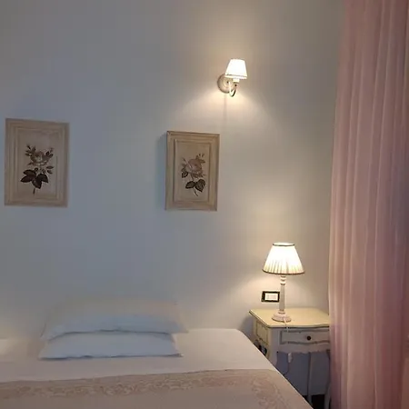B&B Villa Filomena , Via Casale Felizzi 5 *